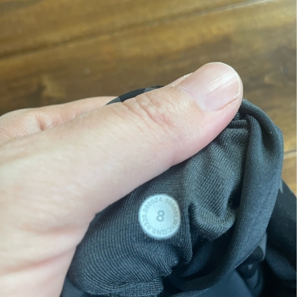Lululemon leggings size 8 - Picture 4 of 4